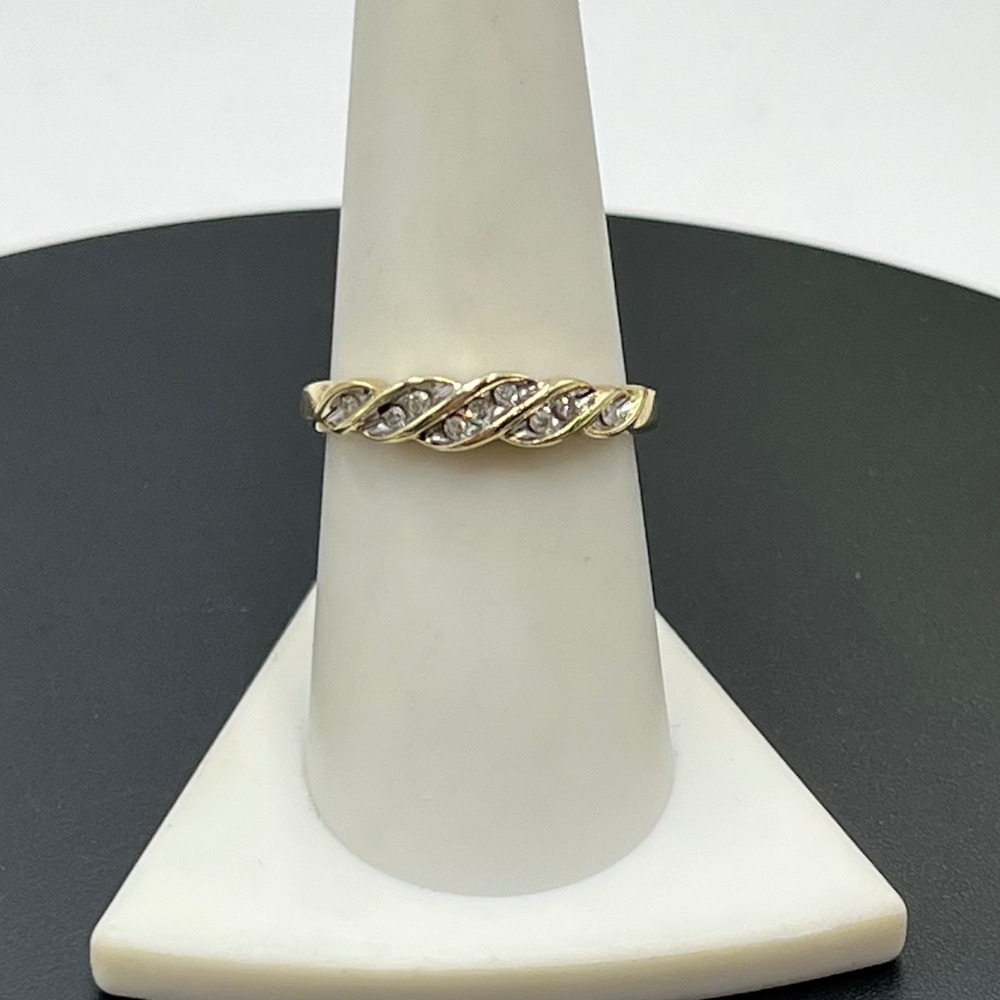 SB IND Vintage 10K Yellow GoldSB Vintage Diamond Twist‎ Band Ring Size 8, 2.42g